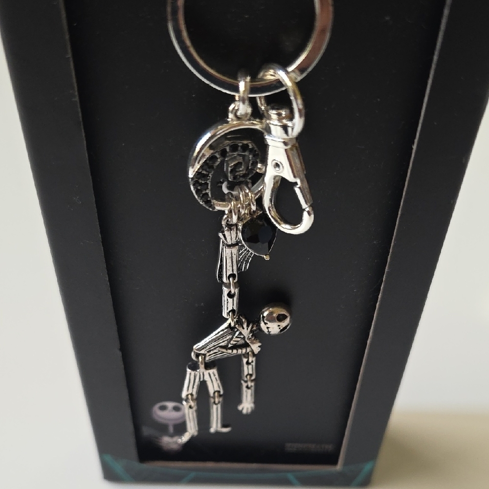 Silver Skeleton Keychain - Picture 5 of 6